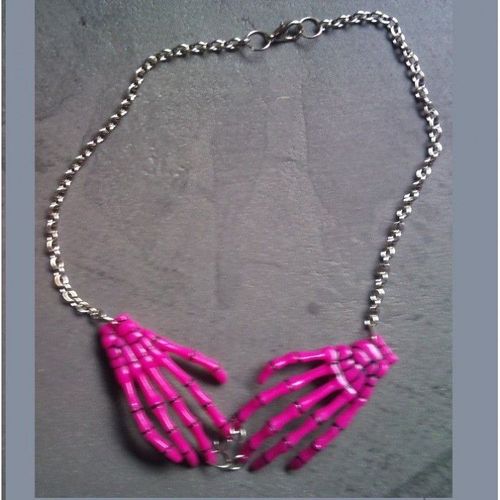 Collier Main Squellette Fushia Pin Up Rockabilly Gothic Punk