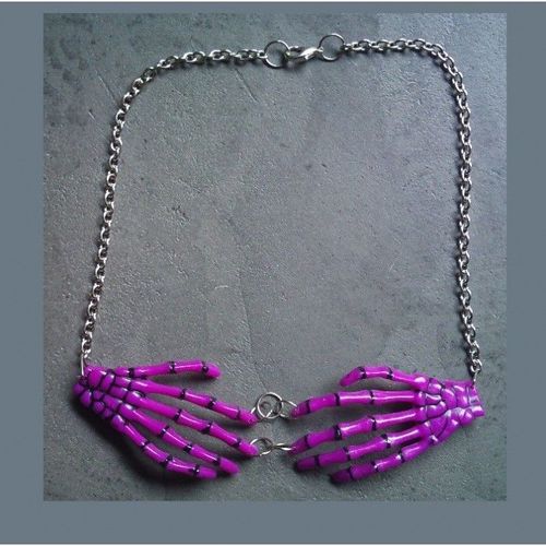 Collier Main Squellette Violet Pin Up Rockabilly Gothic Punk