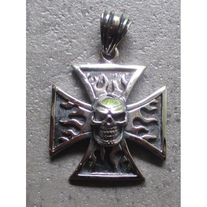 Pendentif Inox Croix Malte Et Crane Au Centre Homme Femme