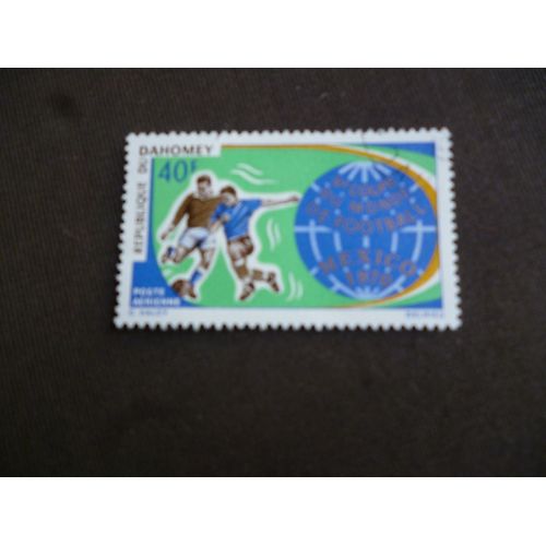 Timbre Dahomey 1970:9ème Coupe Du Monde De Football Mexico.