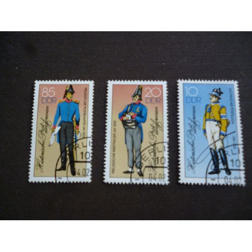 Lot De 3 Timbres Allemagne De L'est:Uniforme Historique Des Postes:Facteur Prussien ,Employé Des Postes Prussien,Postillon De Saxe.