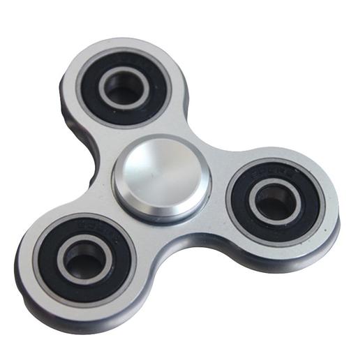 Blanc Hand Spinner Fidget Tri Fidget Hand Spinner Stress Relief Toy Alliage D'aluminium Doigts Triangulaires Gyro For Killing Time Anxiety Relief Toys Azs0153a