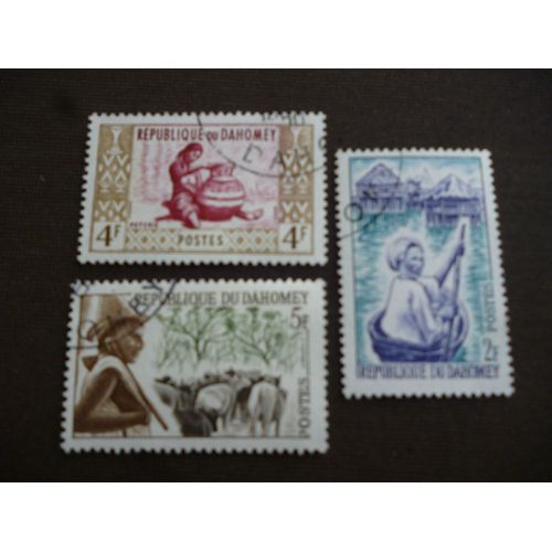 Lot De 3 Timbres Dahomey(Bénin):Poterie,Élévage,Habitation Sur Pilotis.