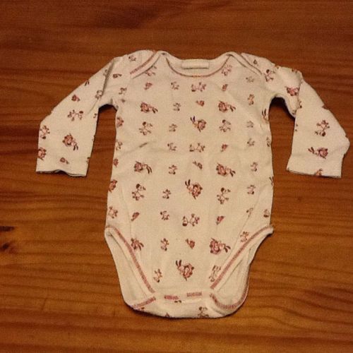 Body Bebe Blanc Et Rouge 6 Mois