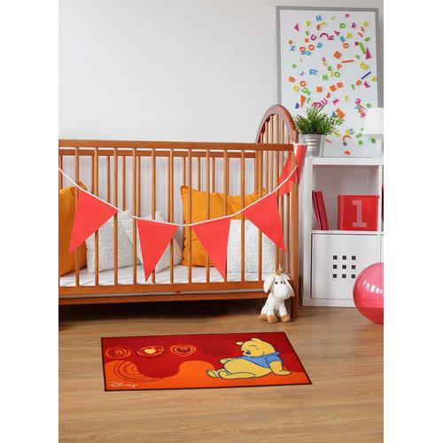 Winnie Ourson Assis Rouge 50 X 80 Cm Tapis Enfant Et Disney Par Winnie