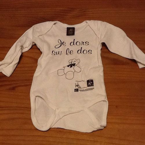 Body Bebe Je Dors Sur Le Dos 6 Mois