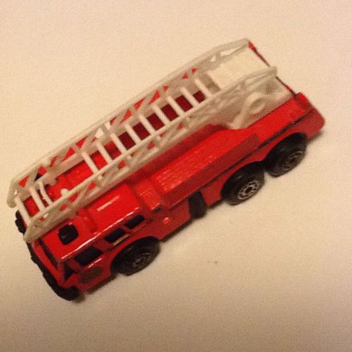Maisto Camion Pompiers 1/100