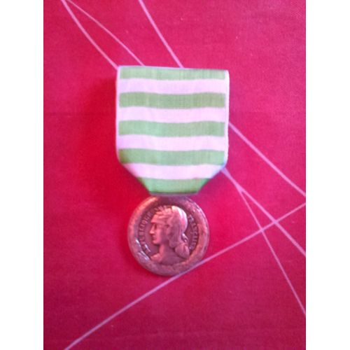 Medaille 1ere Campagne De Madagascar 1883 1886, Ruban Neuf Ref M22