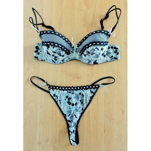 Ensemble Lingerie. Soutien Gorge Et String. Beige Et Noir. Armature. Kookaï. 90b / 38