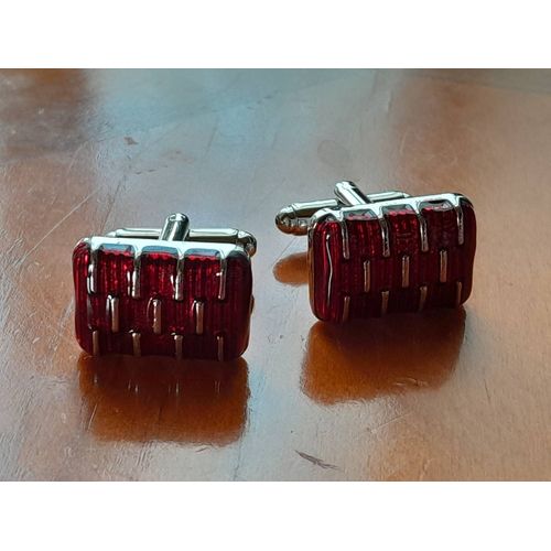 Boutons De Manchettes De Forme Rectangulaire De Couleur Argent Et Rouge Bordeaux De L'élégance