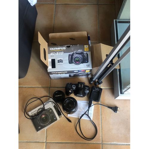 Olympus e-510 10 mpix + trépied + Objectif 14-42mm + Objectif 40-150mm + chargeur