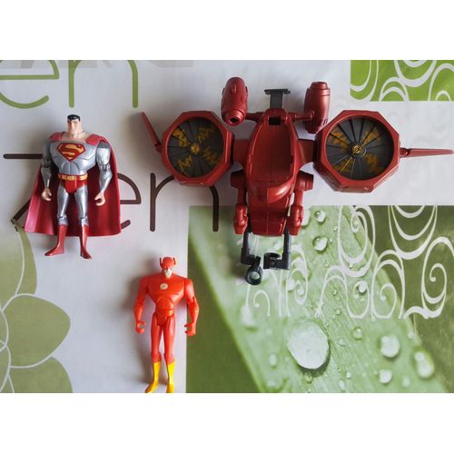 Figurines Dc Comics Superman Et Flash En Armure Volante