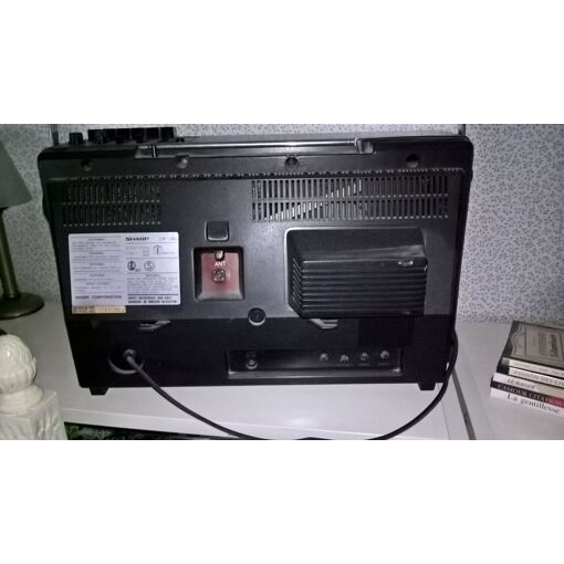 T&eacute;l&eacute;viseur SHARP ann&eacute;e 80 - 10P-18G N&d