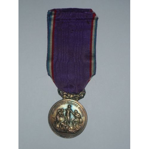 Médaille De Bronze De L'académie Du. Dévouement National Ref M118
