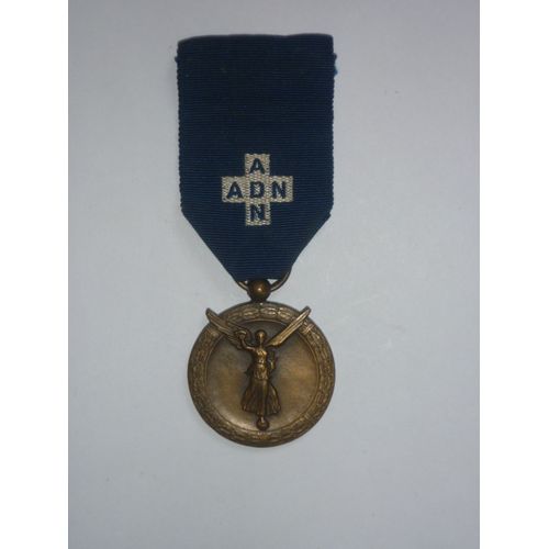 Médaille Des "Assistantes Du Devoir National" Ref M159