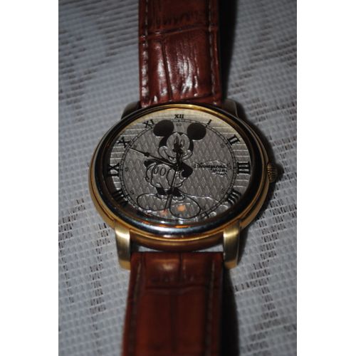 Montre Mickey Exclusivité Disneyland Ressort