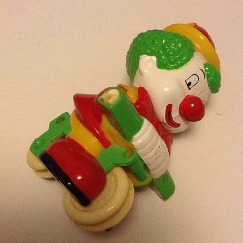 Figurine Clown Vert Et Rouge