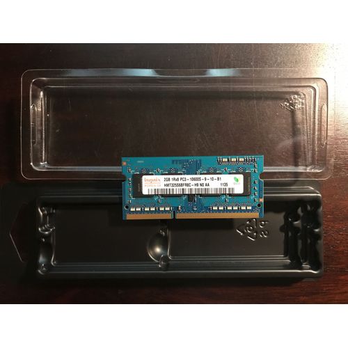 Mémoire Hynix 2GO SDRAM DDR3 PC3 10600 SO DIMM 204 broches 1333 MHZ origine MACBOOK PRO fin 2011