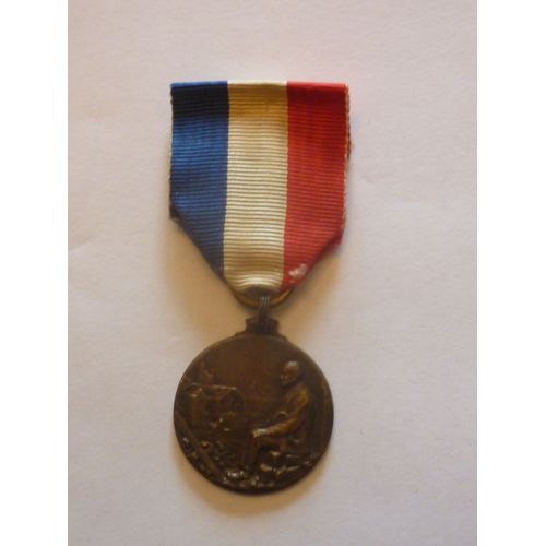 Medaille-Des-Sinistres-Comite-D-039-Action-Des-Regions-Devastees-1923 M224