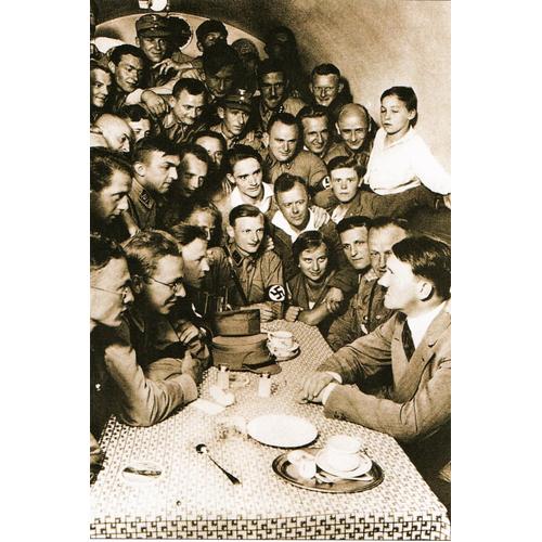 Ww2 - Adolf Hitler En Compagnie De Jeunes Nazis