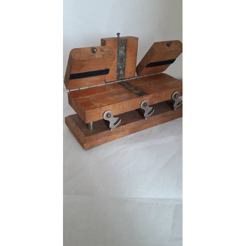 COLLEUSE CINEMA PATHE BABY 9,5mm en bois