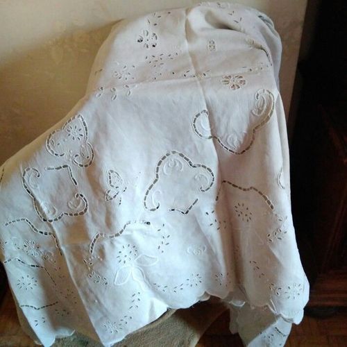 Grande Nappe Brodee En Lin 2,45*1,80
