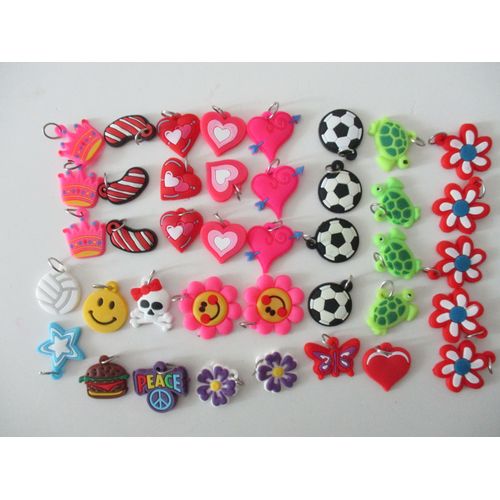 40 Pendentifs Divers 