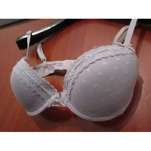 Soutien-Gorge Gris, Légèrement Ampliforme Mais Pas Trop, D'un Beau Gris Élégant, Marque Undiz, Taille 90 B, Très Bel Article