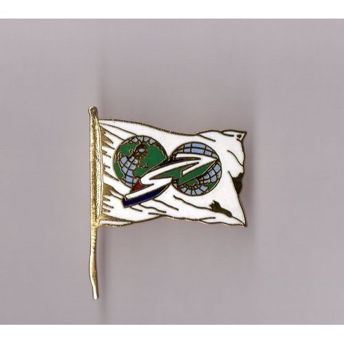 Pin's Sippa 1993 (Salon International Professionnel De La Papeterie) Version Drapeau Blanc (Egf Non Signé) Longueur: 2,6 Cm