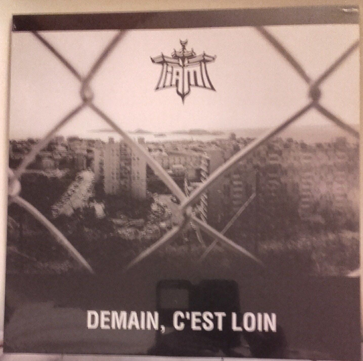 Demain C'est Loin (2017)