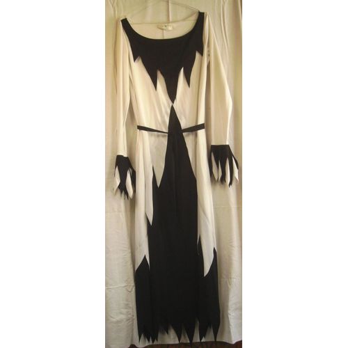 Robe Sorcière Noire Et Blanche Avec Ceinture