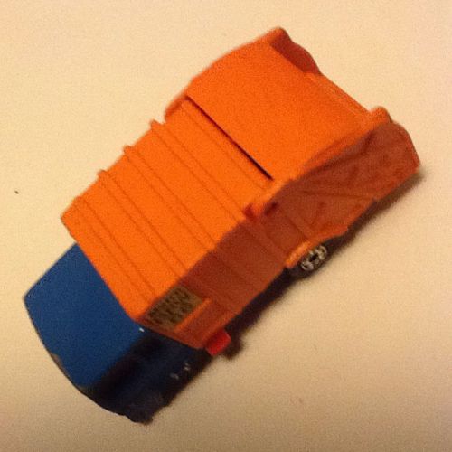 Matchbox Camion Poubelkes Bleu Et Orange