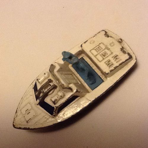 Matchbox Bateau Police Blanc