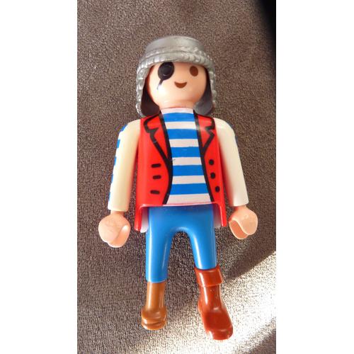 Playmobil Personnage = Un Pirate, Buste Gilet Coloris Rouge, Polo Rayé Bleu Et Blanc, Bras Coloris Bleu Et Blanc, Pantalon Coloris Bleu, Une Jambe De Bois, Coiffure Grise