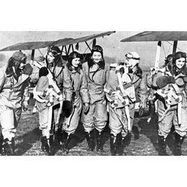 Ww2 - Femmes Pilotes Anglaises, Convoyeuses De Tiger Moth
