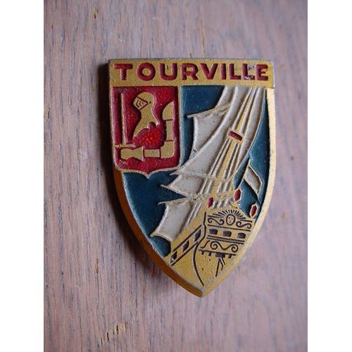 Croiseur Tourville Bel Insigne Signe Augis Lyon En Alu Peint