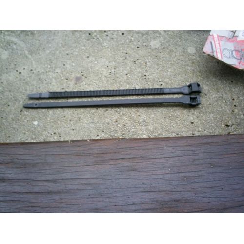 15 colliers autoblocants 9x180mm