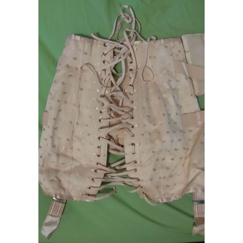 Ancien Corset Rose Porte Jarretelle