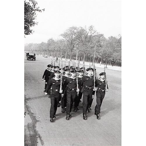 Ww2 - Détachement De La Kriegsmarine Sur Les Champs Elysées