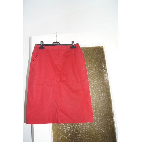 Jupe Cacharel,Droite, De Couleur Rouge Bordeaux