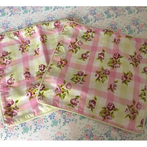 Lot De 2 Housses De Coussin Interior&#39s En Coton Style Campagne Carreaux Roses Et Vert Pâle Et Fleurs 40 Cm X 40 Cm
