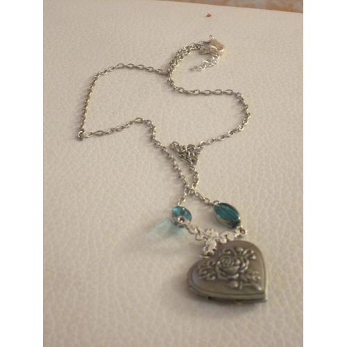 Lot Collier Pendentif Coeur Et Médaillon Porte Clef Couleur Bronze Avec Pierre Rouge Vampire Diaries
