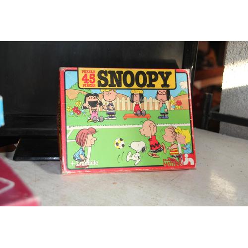 Puzzle Snoopy Joue Au Foot 45 Pieces
