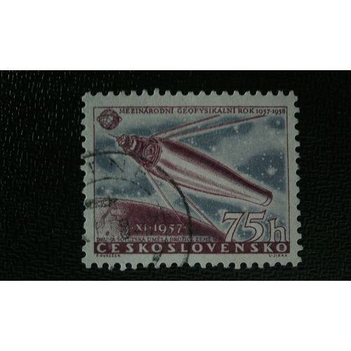 Timbre Tchécoslovaquie (Yt 941 ) 1957 Spoutnik 2 Sur Terre
