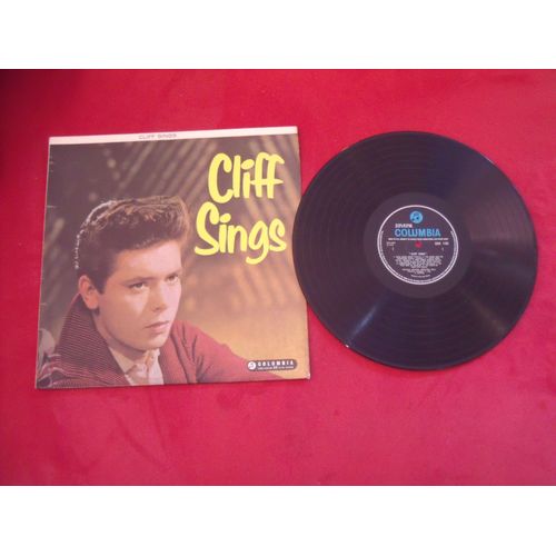 Cliff Sings