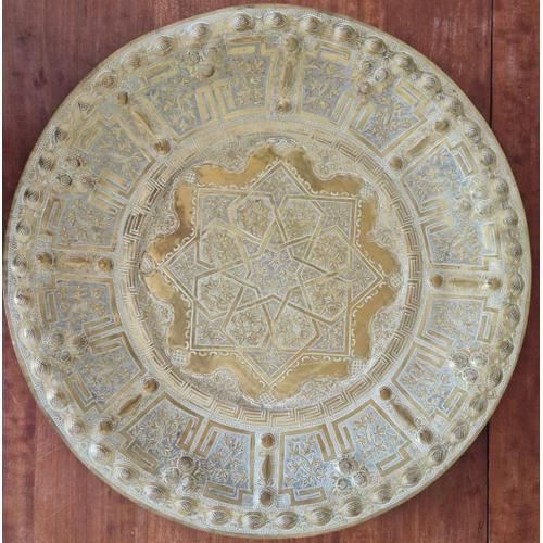 Grand plateau marocain ancien (+40ans) artisanal doré 53 cm