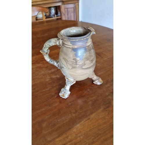 Vase design avec dorures en poterie fait main et signé