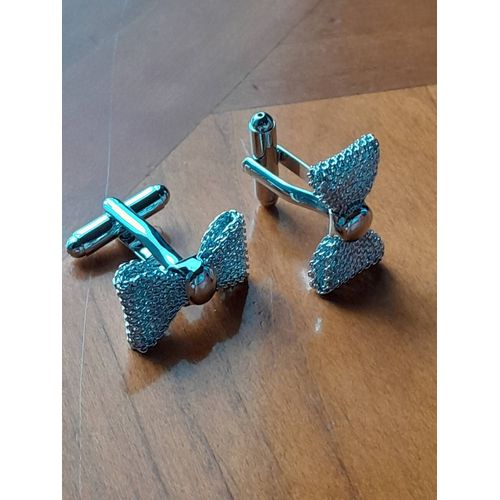 Boutons De Manchettes En Forme De Noeud Papillon De Couleur Argent Pour De L'élégance Et Du Style...