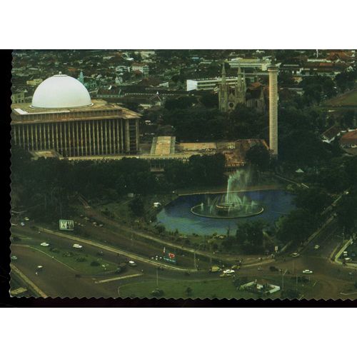 Carte Postale De Jakarta (Indonésie) La Mosquée Et Sa Fontaine