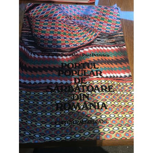 Portul Popular De Sarbatoare Din Romania   de Elena SECOSAN-Paul PETRESCU   Format Broché (Livre)